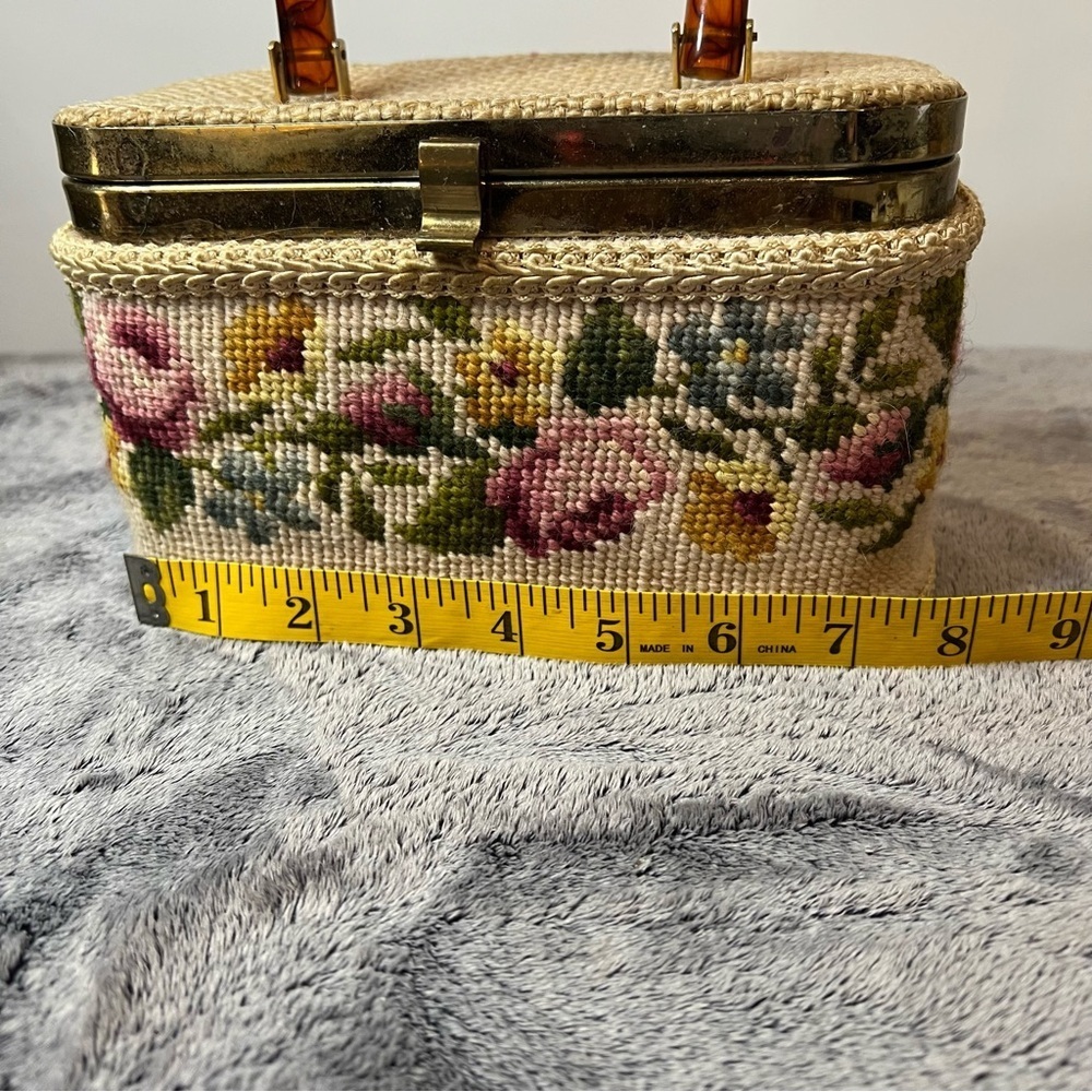 Vintage JR Florida Embroidered Floral Box Purse Lucite Handle - Picture 9 of 13